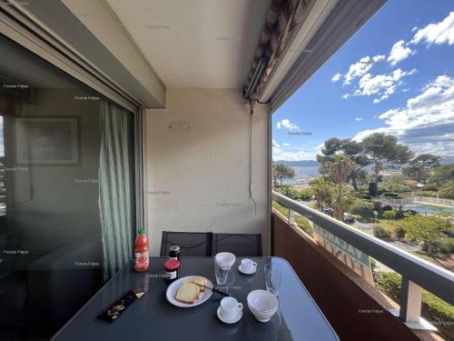 Studio cabine à St-Raphaël avec terrasse et parking, à 100m de la plage - FR-1-226A-23