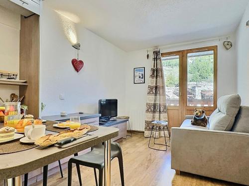 Studio cabine rénové, 4 pers, proche centre et pistes, parking, wifi - FR-1-411-690