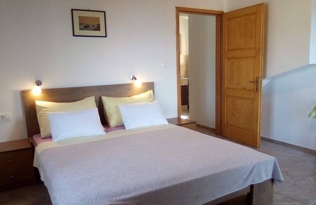 Studio flat with balcony and sea view Valun, Cres (AS-386-b)