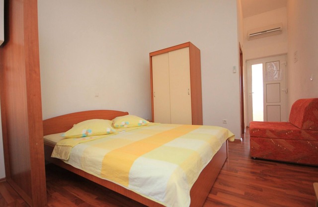 Studio flat with balcony Pašman (AS-8215-a)