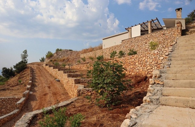 Studio flat with terrace Cove Medvidina, Hvar (AS-22019-a)