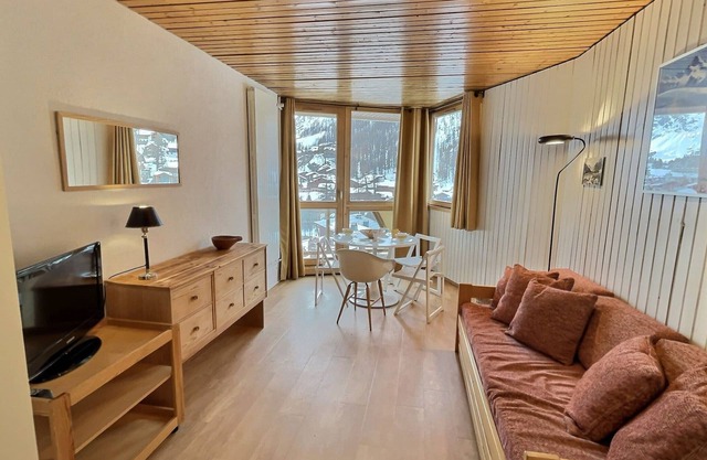 Studio for 4 in Val-d'Isère, south-facing balcony