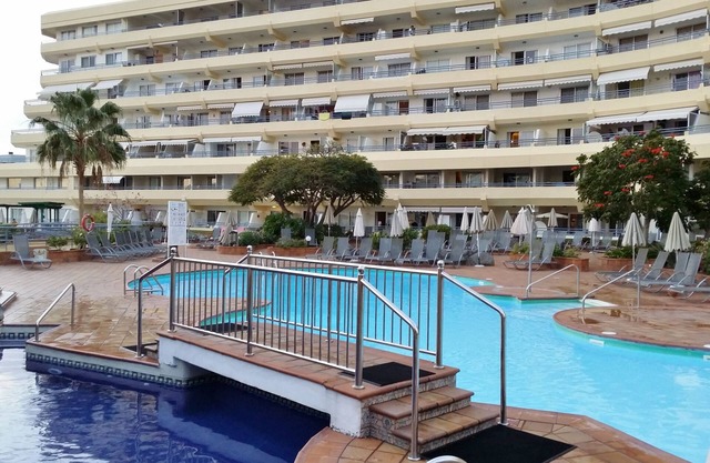 Studio Hotel Apt, in Costa Adeje, Few Minutes Walk To Beach, Shops & Bars