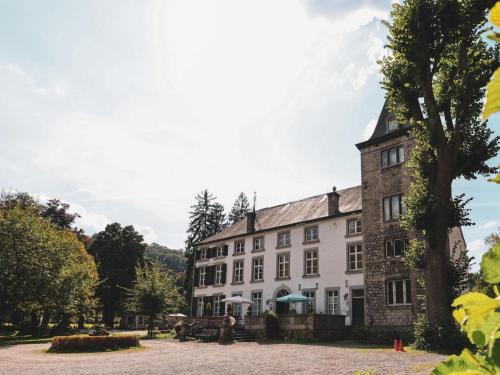 Studio in Castle by Amblève River Aywaille, cleaning included