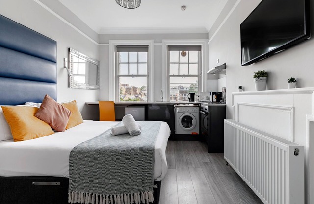 Studio in the Heart of High Street Kensington