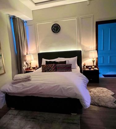 Studio Luxé Bahria Living Self Check-in