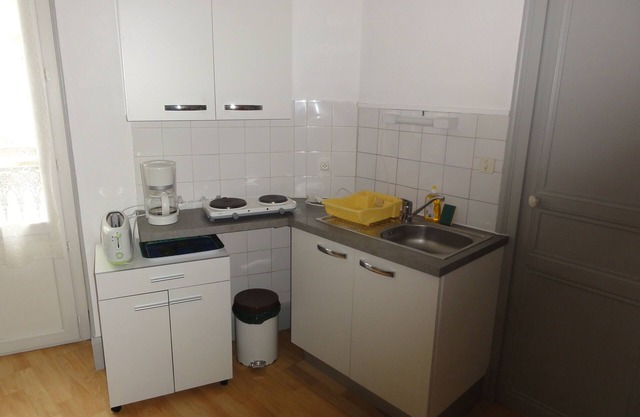 Studio (n ° 5) of 18 m² on the 1st floor 100 m from the Thermes de Vichy