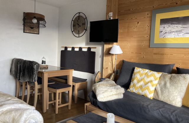 Studio overlooking the mountains