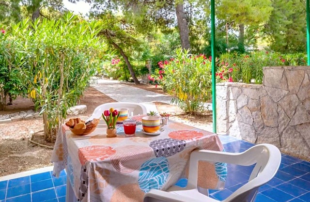 Studio 'Sabbia D'oro 101' with Shared Pool and Wi-Fi