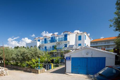 Studio Sucuraj 6852a