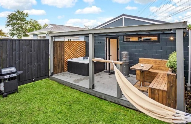 Studio Unit with Spa Bath