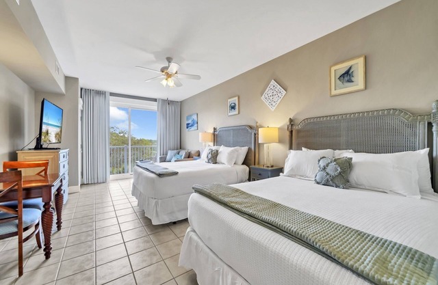 Studio w/Balcony! Walk to Resort Pool & Baytowne Wharf at The Grand Sandestin