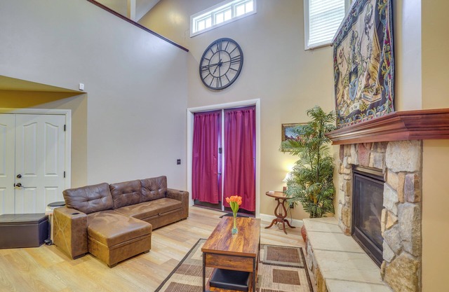 Studio w/Fireplace: Walk to Downtown Cedar City!