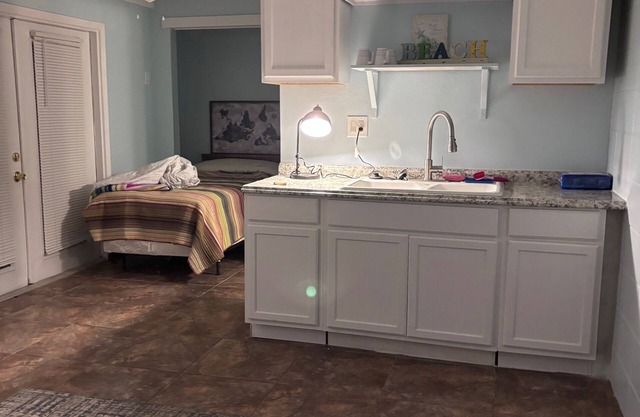 Studio with AC in Siesta Key close to everything!