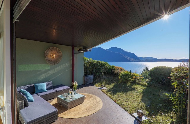 Studio with terrace and garden in a residence with pool
