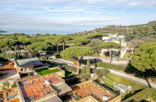 Stunning private villa for 5 guests with TV, terrace and pets allowed