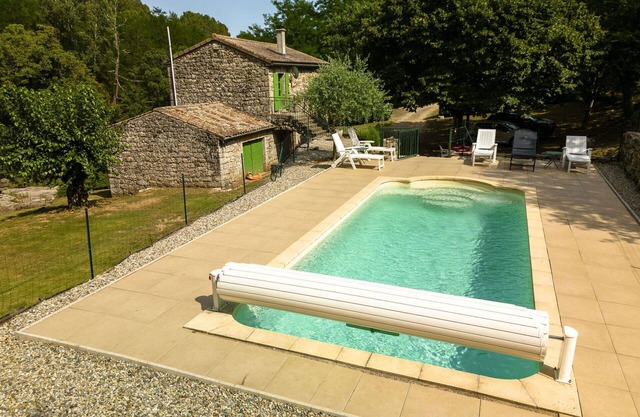 Stunning private villa for 5 people with private pool, WIFI and TV