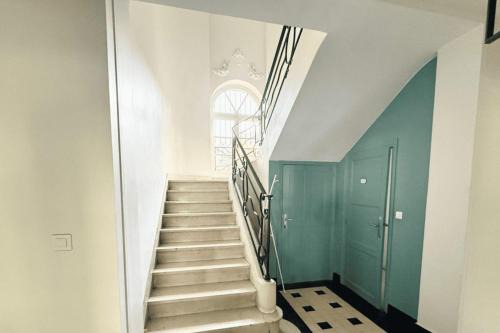 Stunning 230m with garden in the city center