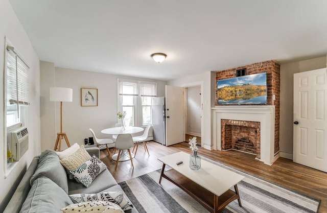 Stunning 3 Bed Unit Bloomfield