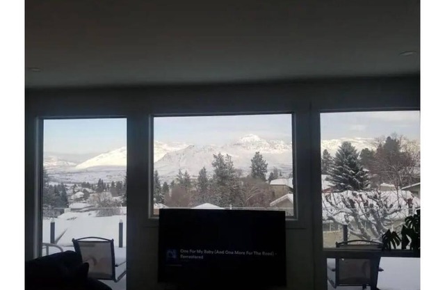 Stunning 365degree vapor cleaned central view home