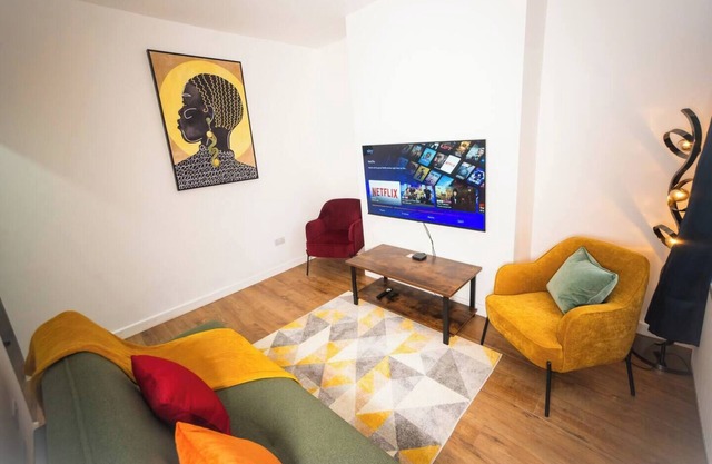 Stunning 4 bedroom House in Crewe Town Centre