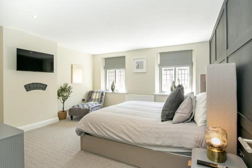 Stunning 4 Bedroom Townhouse in Cirencester