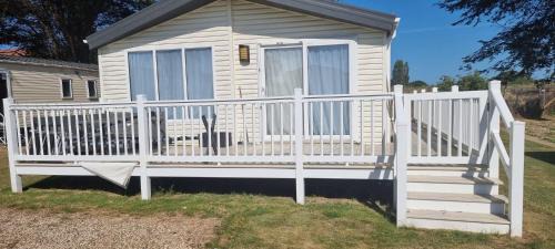 Stunning 6 Berth Lodge With Decking At Valley Farm Holiday Park Ref 46735V