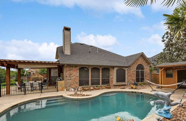 Stunning 6BR/2.5BA + Pool | Great for Big Groups!