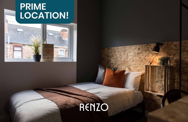 Stunning Apartment in Derby by Renzo, Cooking Facilities, Ideal for Contractors!