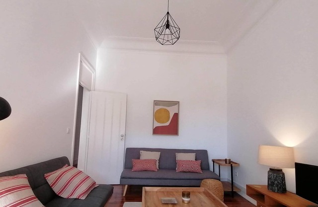Stunning Apartment Near Marques de Pombal