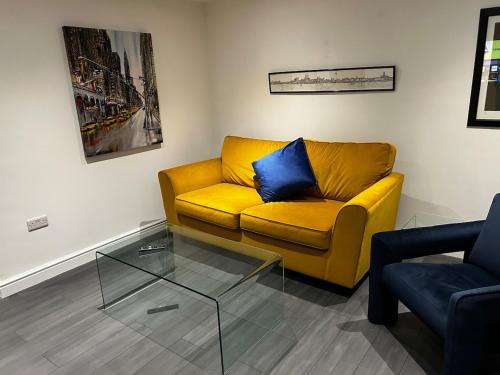 Stunning apartment with parking near Barnsley town centre sleeps 4