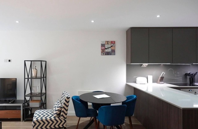 Stunning Beaufort Park Apartment