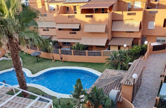 'Stunning Detached Villa' with Pool, Private Balcony & Wi-Fi
