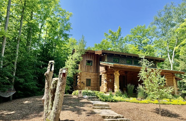 Stunning Door County Cabin In The Woods, Wi-Fi, Firepit, Fireplace, Game Room