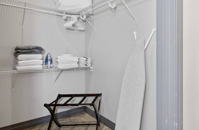 Stunning Downtown Apartment | Pool, Laundry, Parking