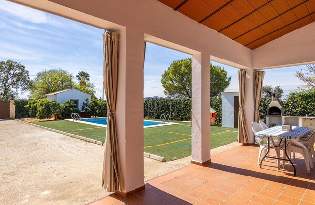 Stunning private villa for 6 guests with private pool, WIFI, A/C, TV, patio and pets allowed