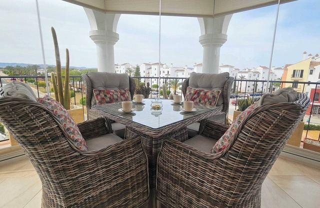 Stunning and stylish 1 bed apartment TR231LT