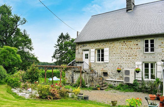 Stunning Home In Saint-Sever-Calvados