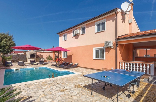 Stunning home in Betiga with WiFi