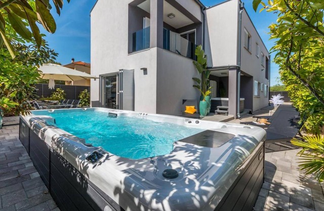 Stunning home in Biograd