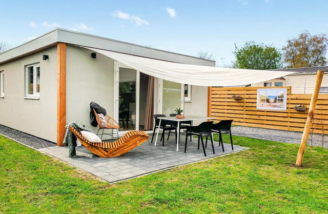 Stunning home in Heinkenszand with WiFi