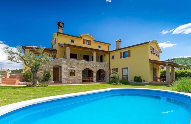 Stunning home in Pazin