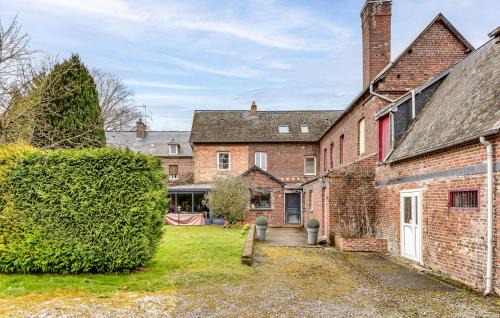 Stunning Home In Torcy-Le-Grand