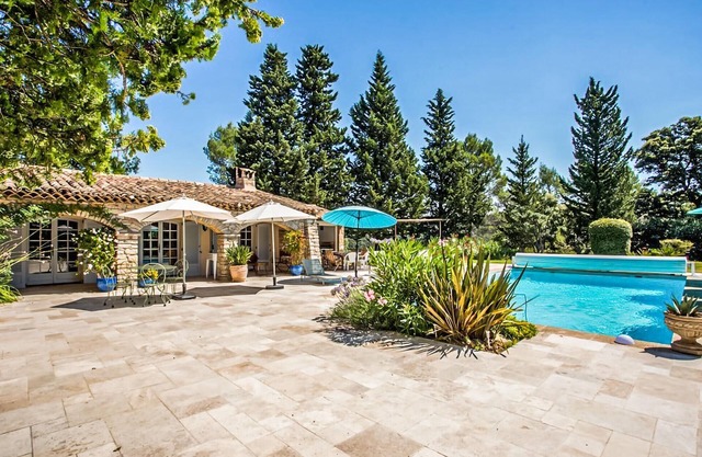 Stunning home in TARADEAU with kitchen