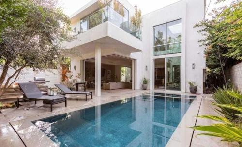 Stunning Home - Pool & Hot Tub - Fire Pit