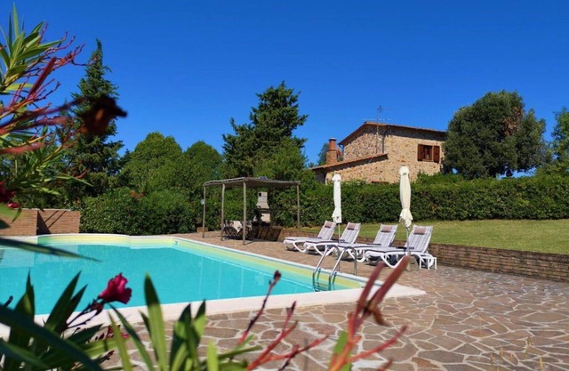 Stunning private villa with WIFI, private pool, A/C, TV, patio, pets allowed and panoramic view