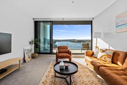 Stunning Lake-View in Belconnen
