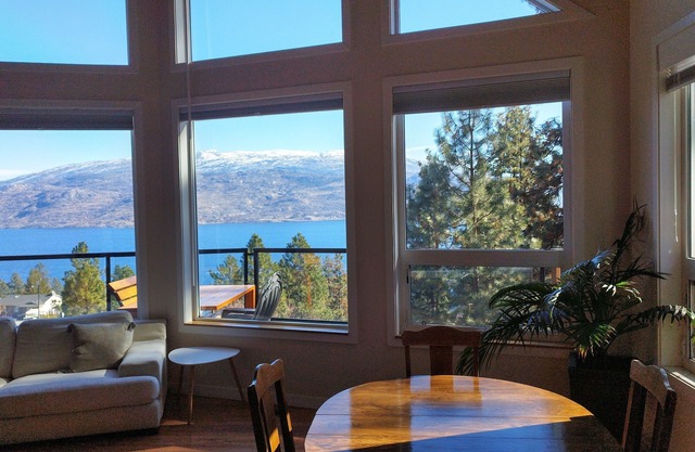 Stunning lakeview chalet in heart of the Okanagan!