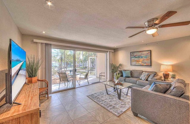 Stunning Luxury villa "Sandpiper" across the street from the beach!