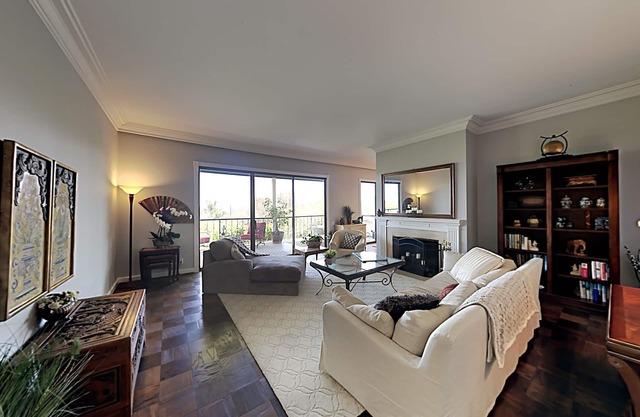 Stunning Ocean & Mountain Views in Tranquil Setting